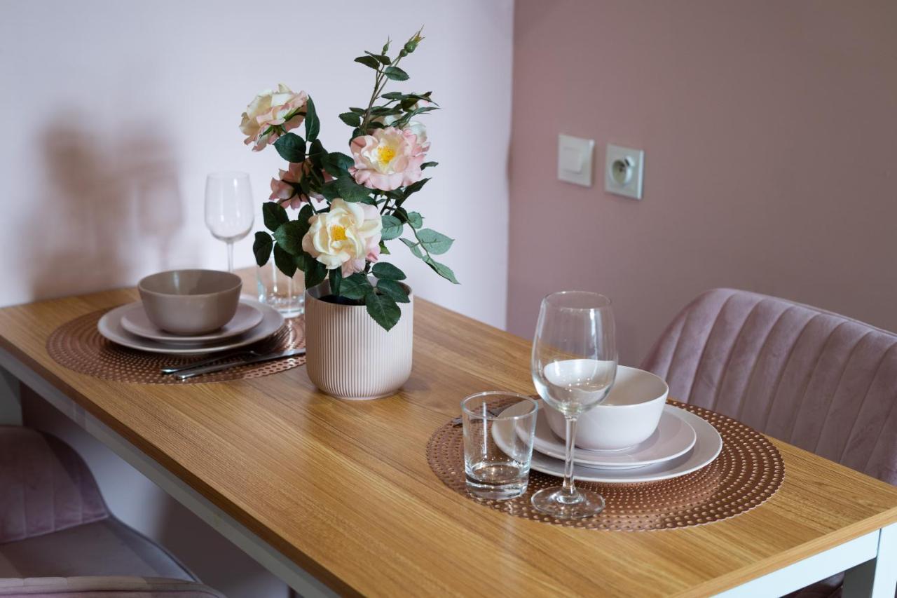 Capstay Color Valenciennes & Netflix Trith-Saint-Leger Esterno foto